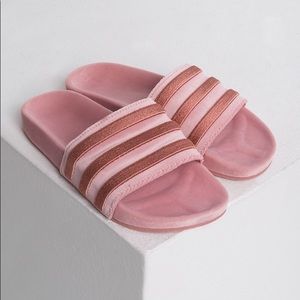 Adidas Adilette Women’s velvet pink